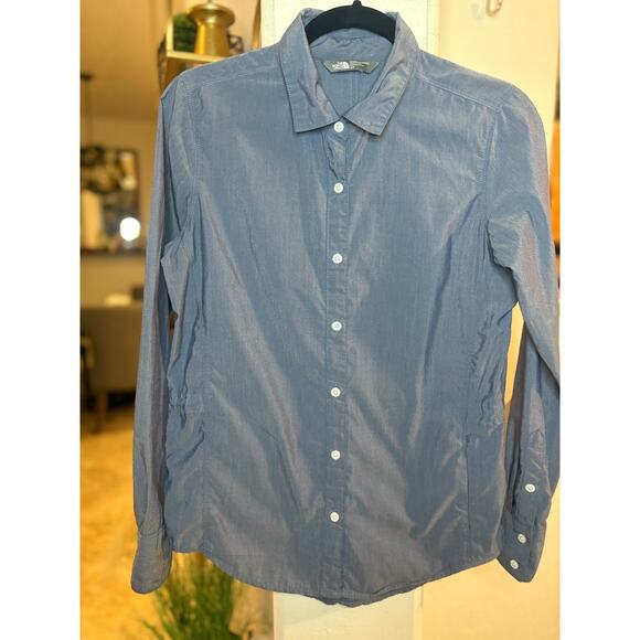The North Face Women’s Blue Chambray Long Sleeve Button Down Tunic Top Small 4-8 - Picture 1 of 3